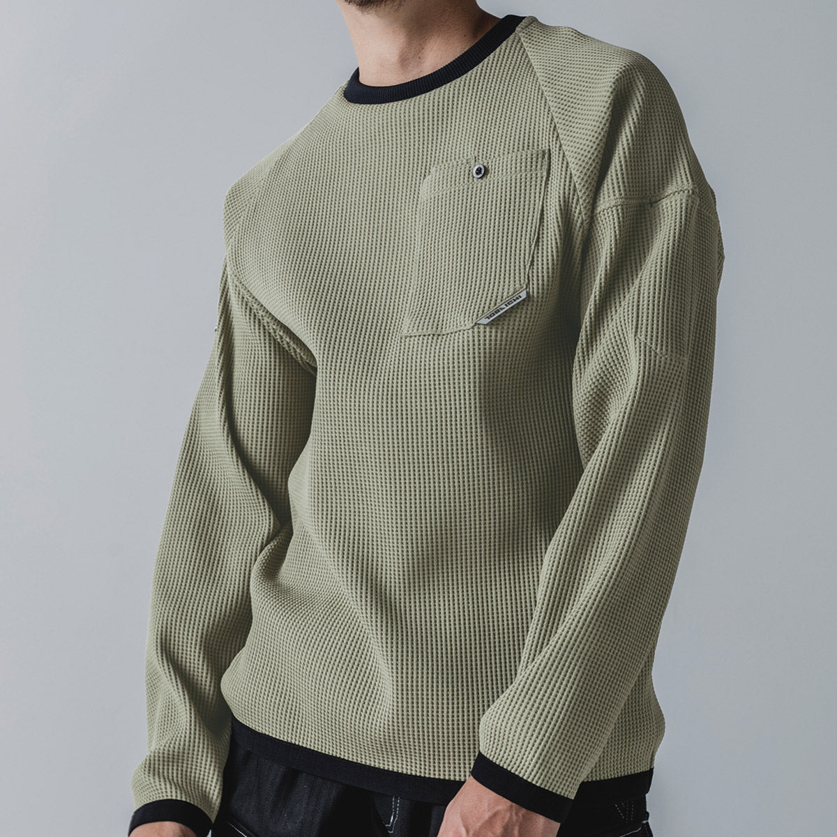 Toraichi Long-Sleeve Crew Neck T-Shirt